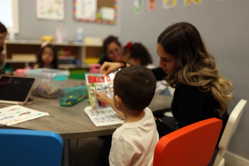 Autismo y Amistad: 5 Consejos para Ayudar a tu Hijo a Socializar.